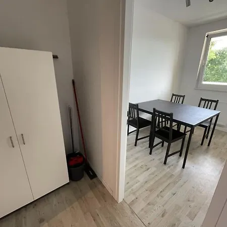 Am Ring Monteurzimmer Appartamento Bohlen (Saxony)